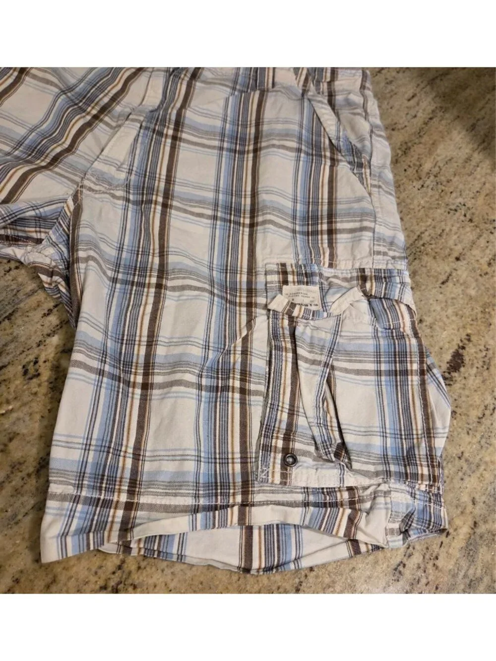 Levi Men’s Plaid Cargo shorts 36 x 10 Brown Blue Skater